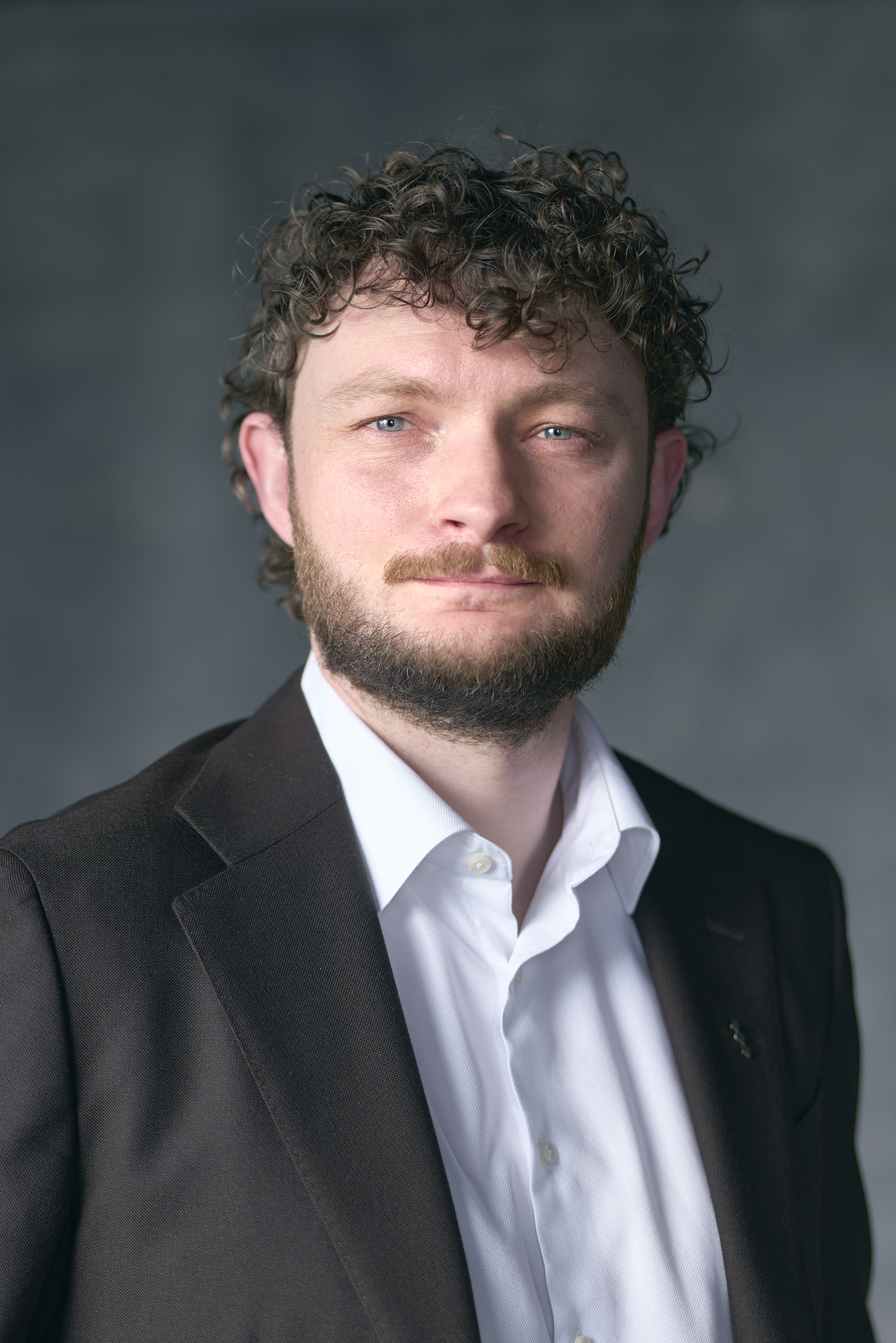 Dr Daniel Naumovas